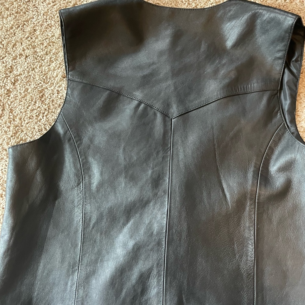 Scully Leather Vest in Sz Xl in gently used condition - Picture 2 of 7